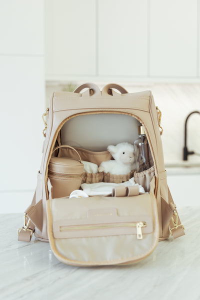 Diaper Bag Essentials: A Mom's Guide to Preparedness on the Go
